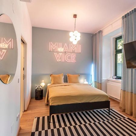 Sissi West Hotel Виена Екстериор снимка