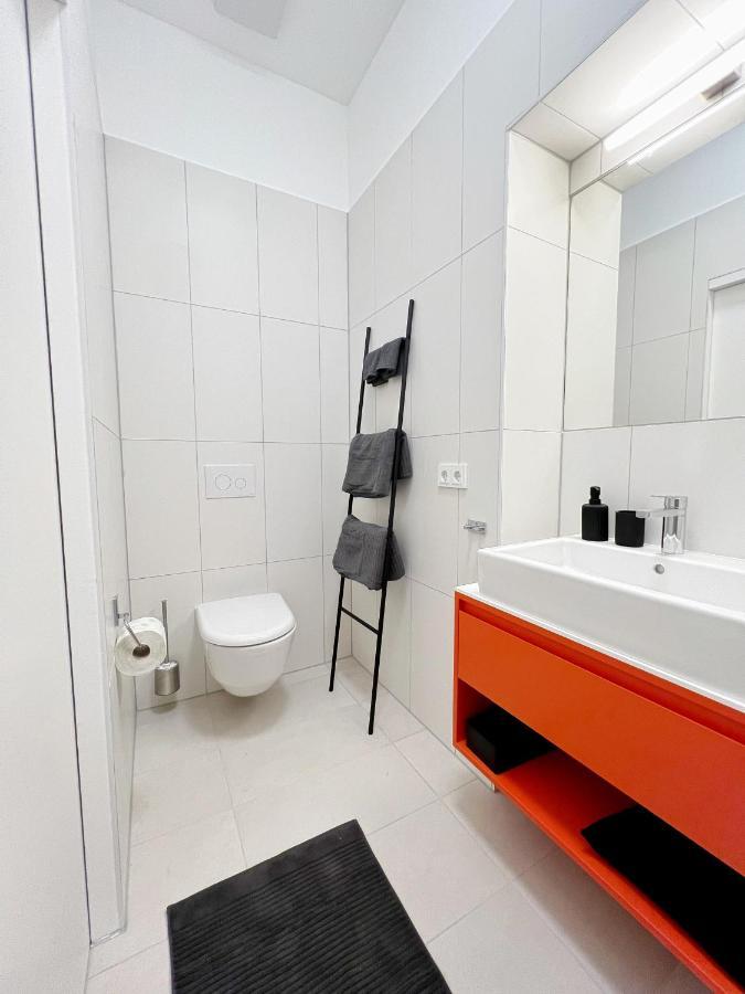 Sissi West Hotel Виена Екстериор снимка