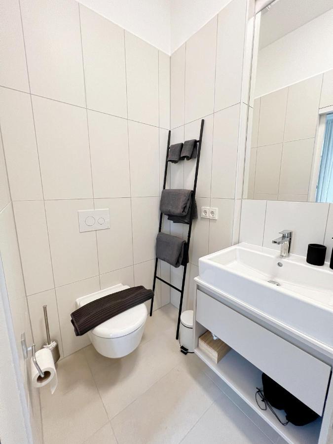 Sissi West Hotel Виена Екстериор снимка